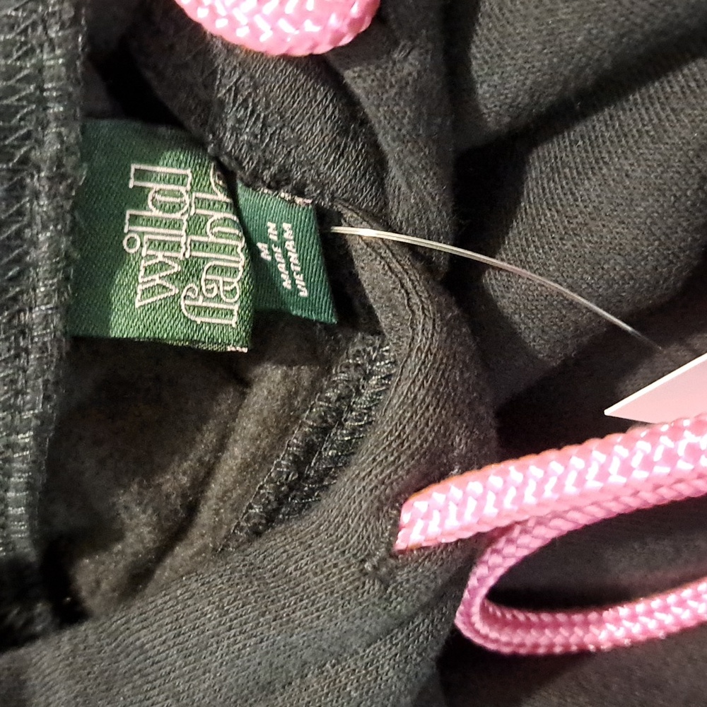 Wild Fable Women's Black Cropped Hoodie with Contrasting Pink Drawstring, Size M - Picture 4 of 4